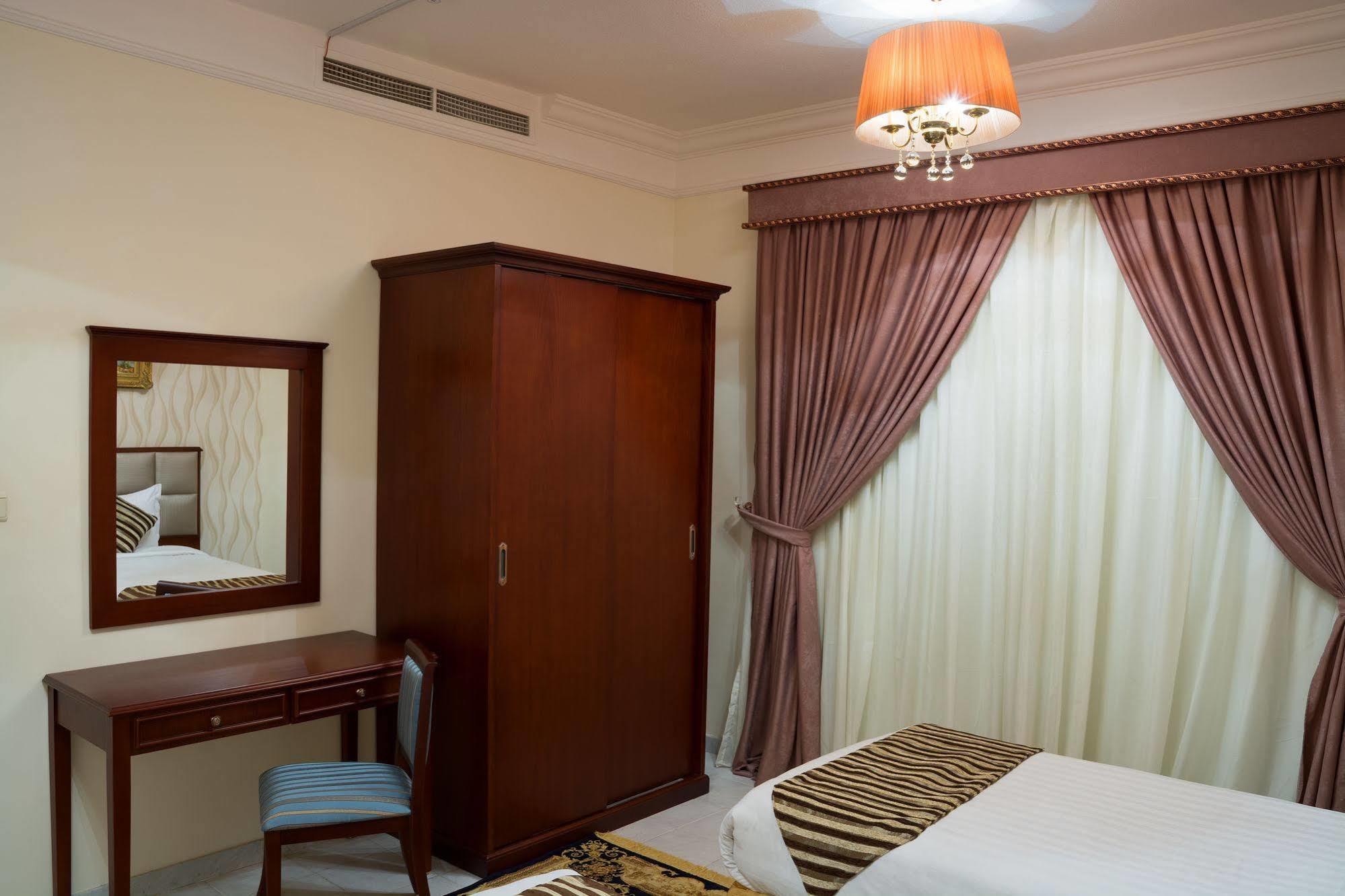 سفارى للاجنحه الفندقيه 4* جدة